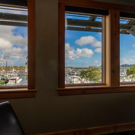 At The Helm Hotel Ilwaco 외부 사진
