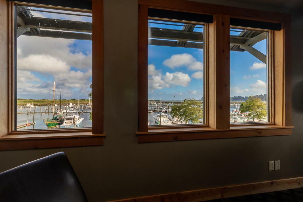 At The Helm Hotel Ilwaco 외부 사진