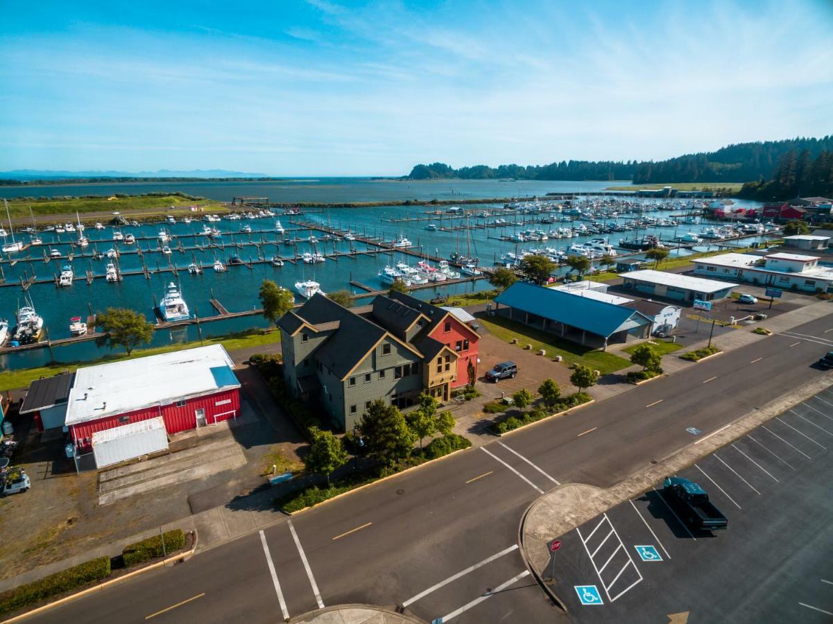 At The Helm Hotel Ilwaco 외부 사진