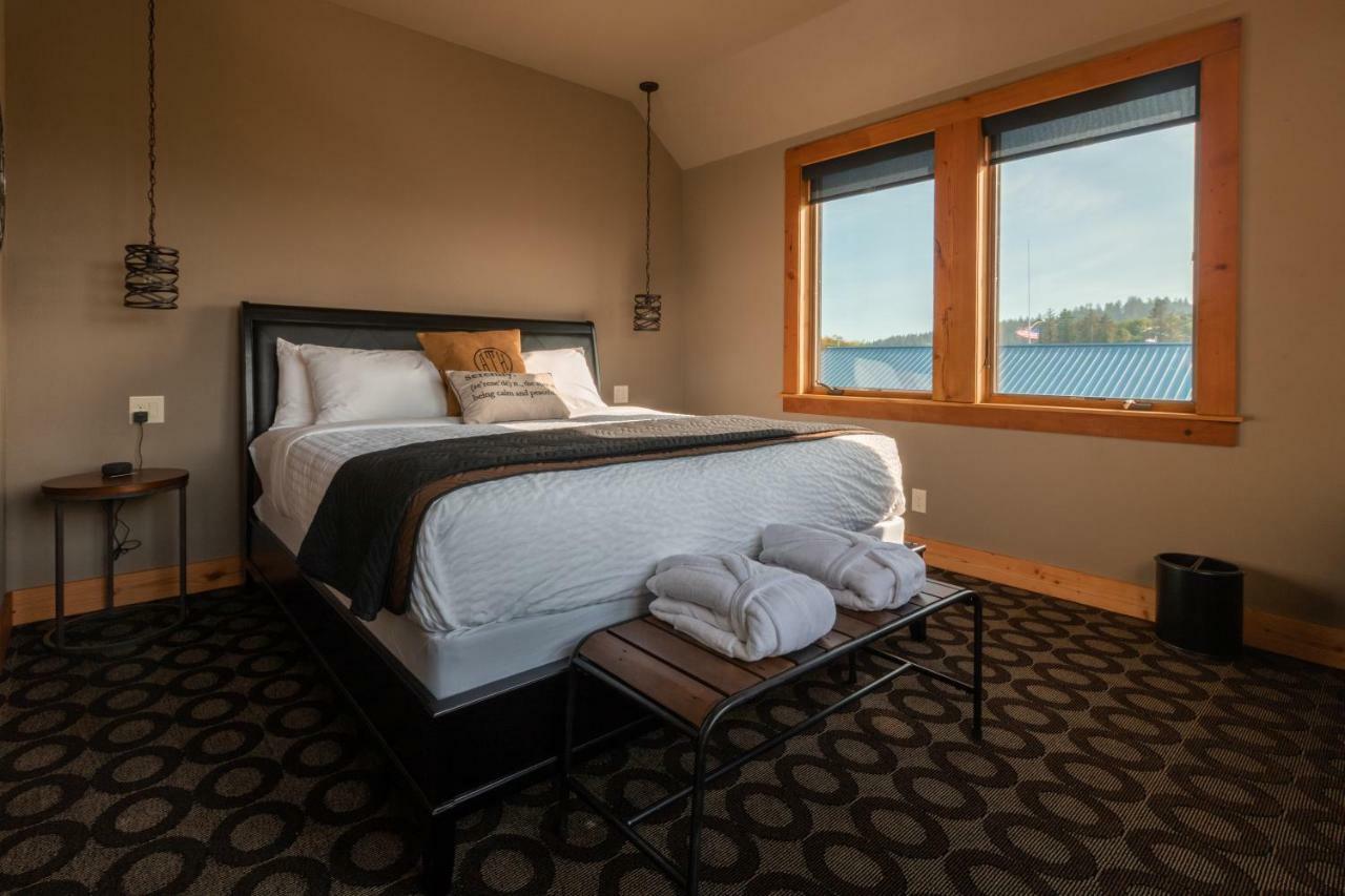 At The Helm Hotel Ilwaco 객실 사진